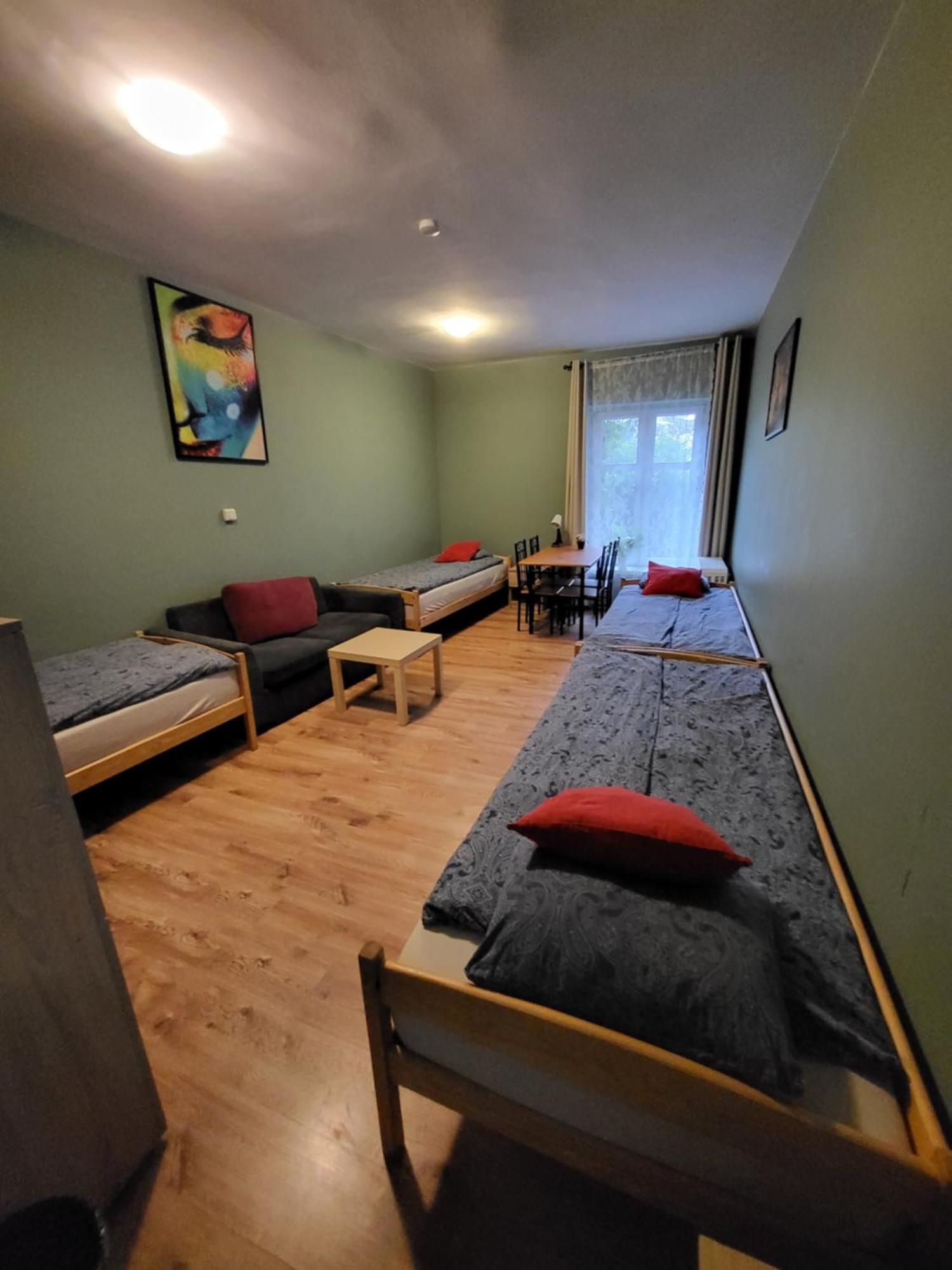 Hostel Gliwice Centrum Parking Exterior photo